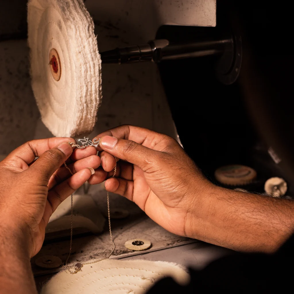 7 Tips for Finding the Best Handcrafted Jewellery Near You