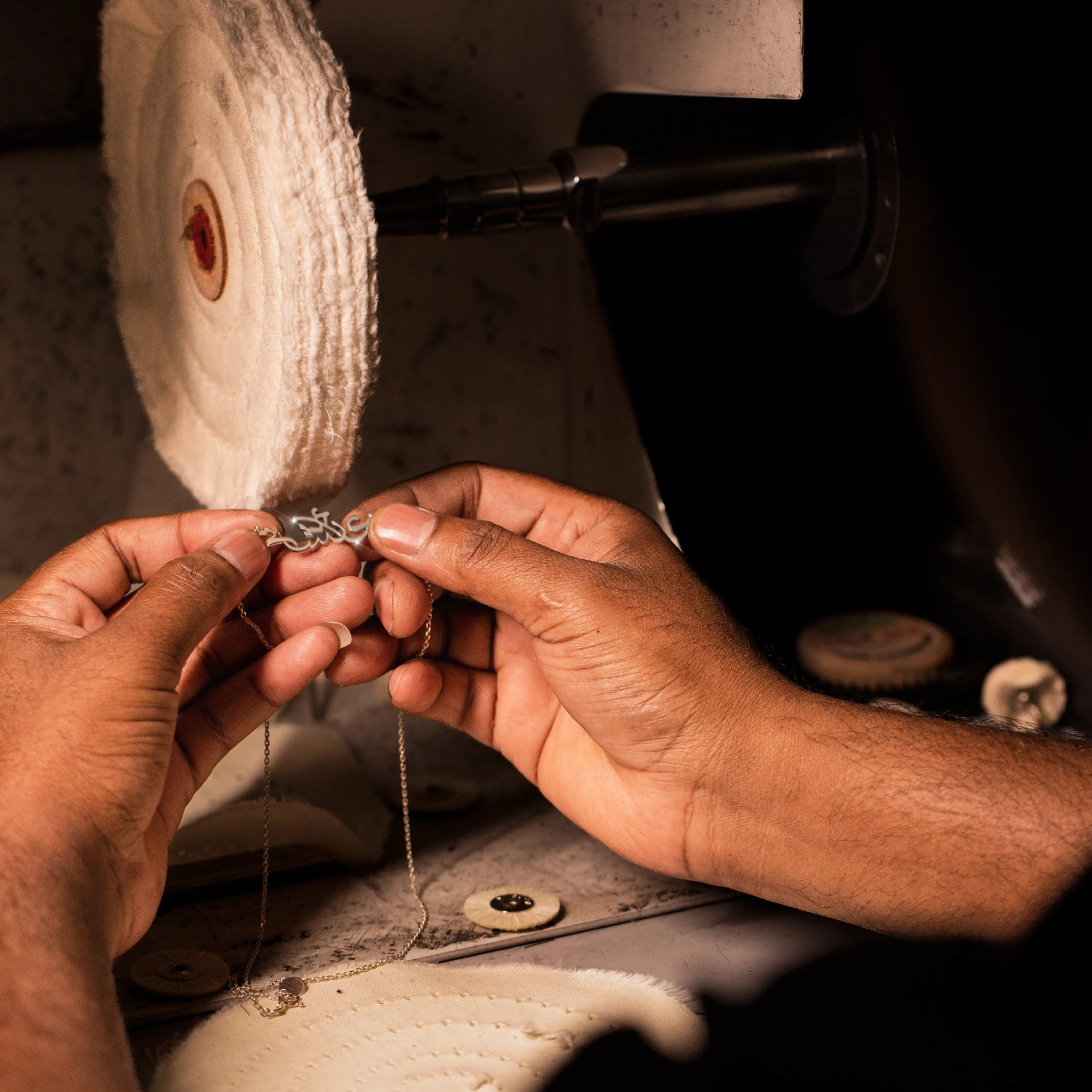 7 Tips for Finding the Best Handcrafted Jewellery Near You