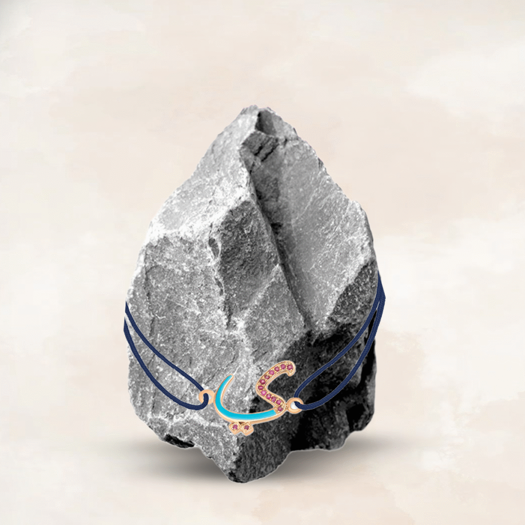 Why Silver Arabic Name Necklaces Are a Timeless Keepsake in Dubai