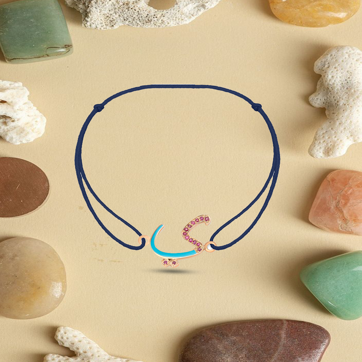 Designing Your Dream Arabic Gold Name Necklace: Tips for Customization in the UAE